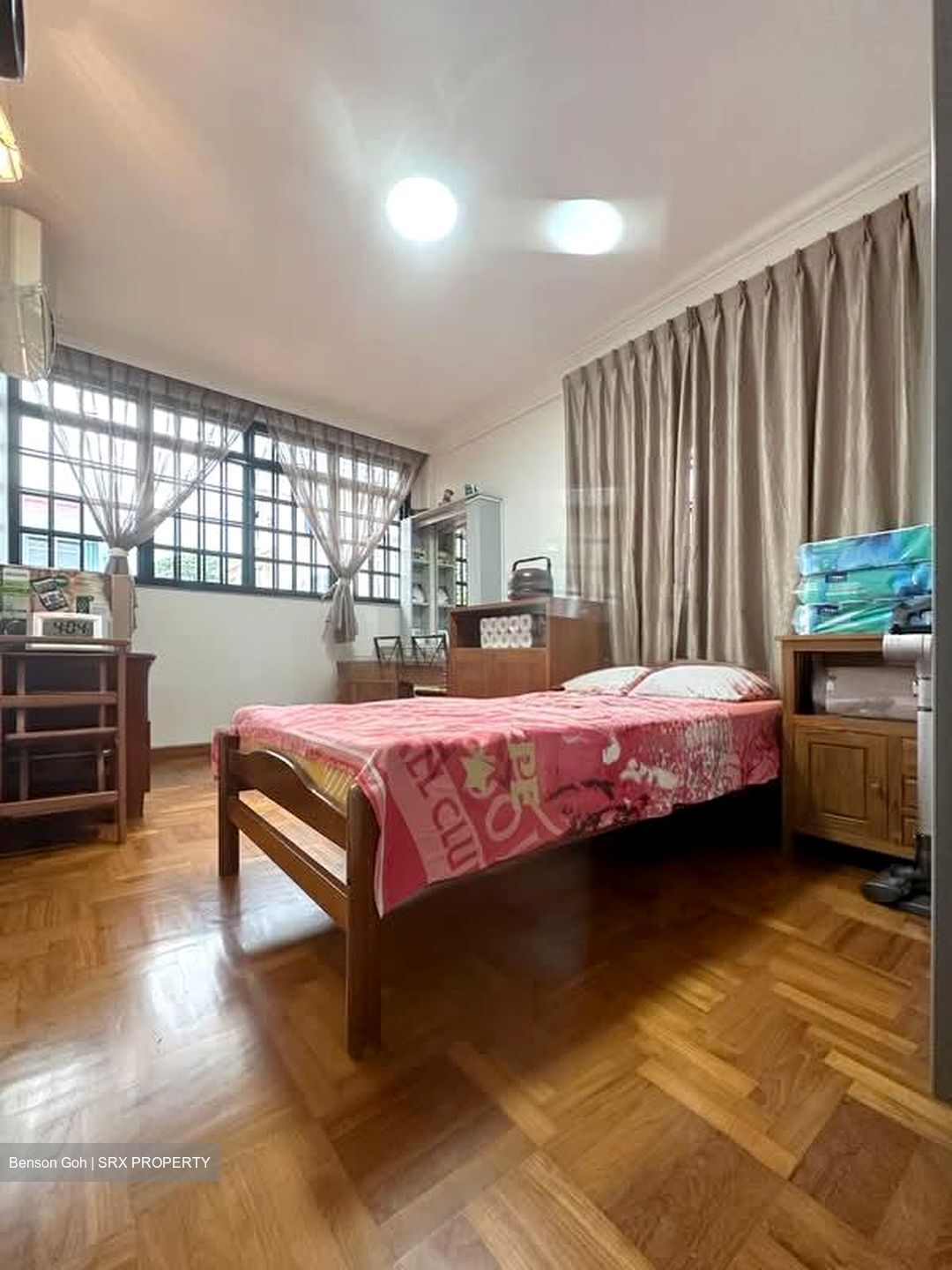 Phillips Avenue (D19), Terrace #572943441
